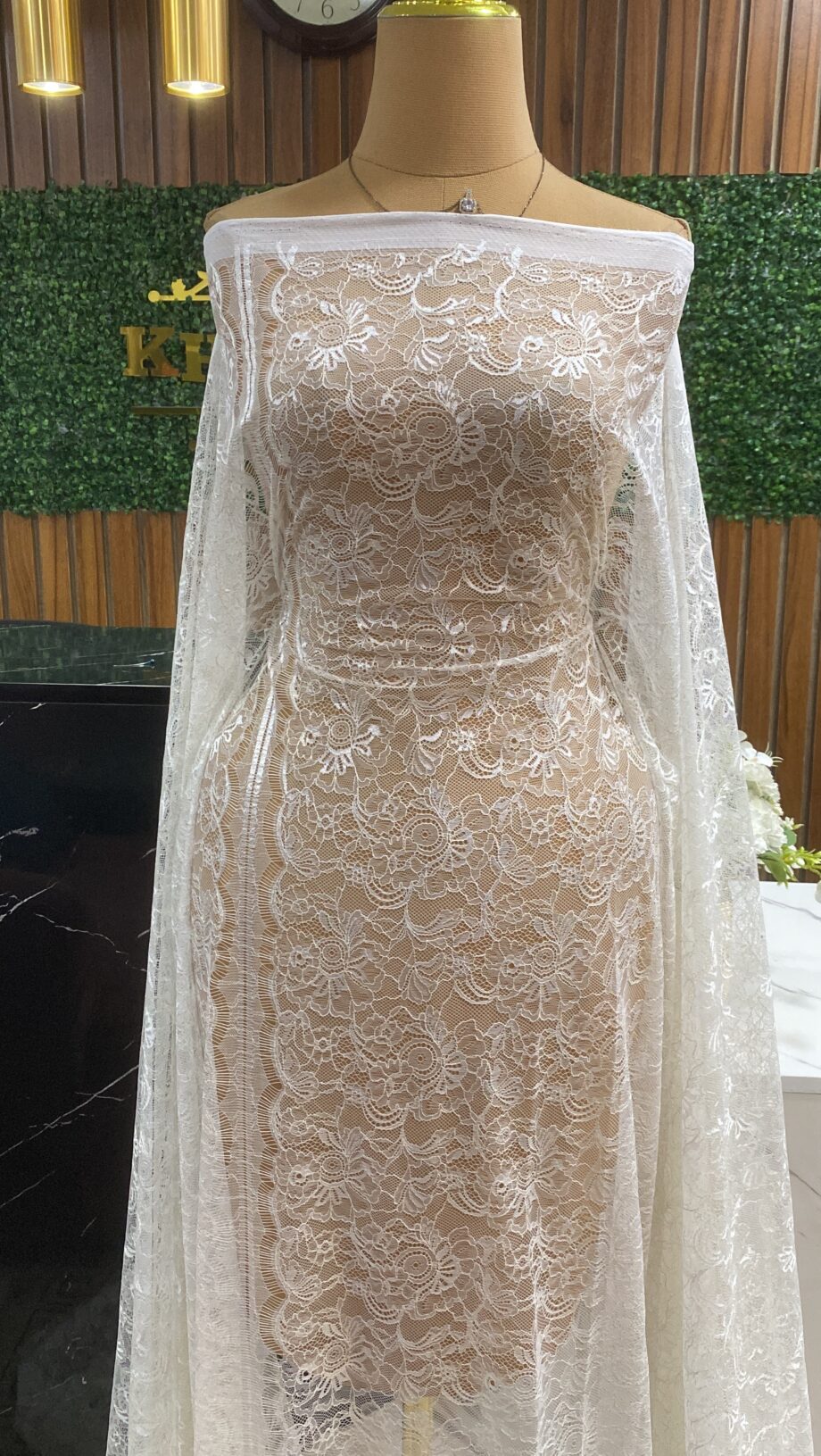 Toyosi Chantilly Lace